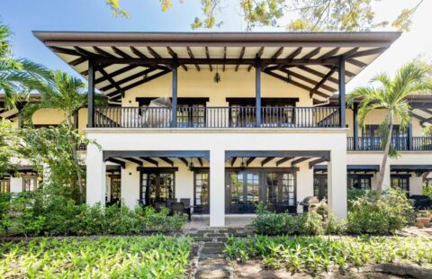 Gorgeous Townhome in Beach & Golf Resort Community