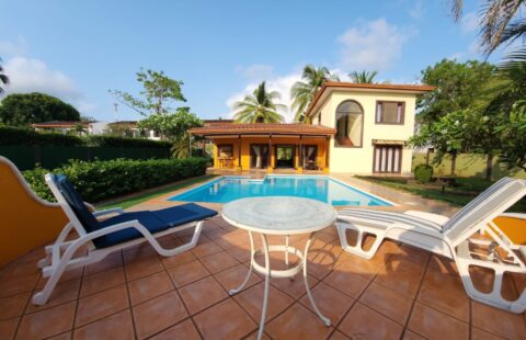 Beautiful Home Close to Schools and 15 minutes to Tamarindo